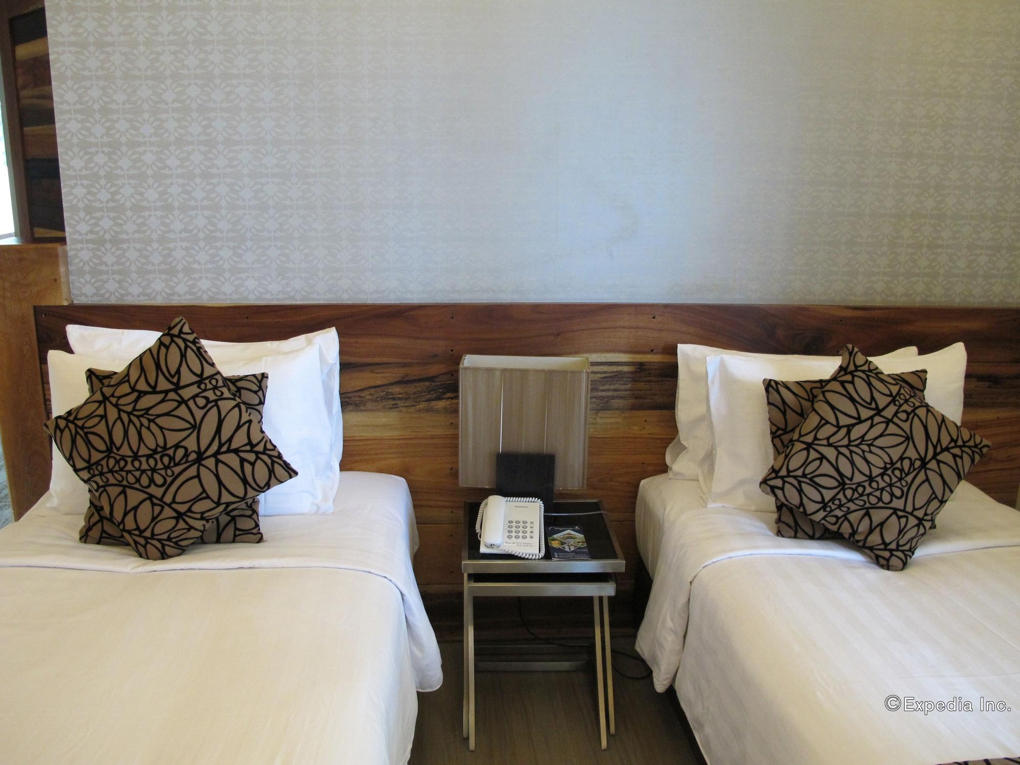 Infinity Resort Puerto Galera Zewnętrze zdjęcie