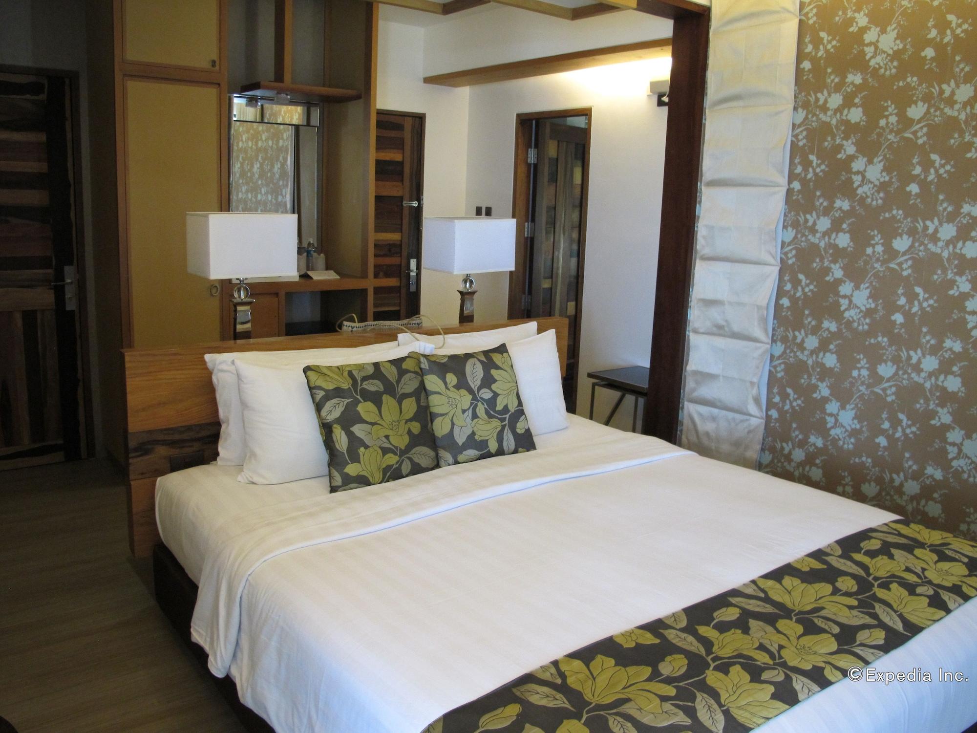 Infinity Resort Puerto Galera Zewnętrze zdjęcie